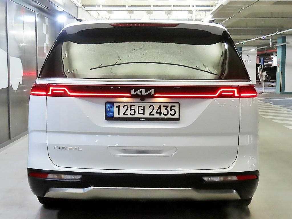 KIA Carnival - Vista 5