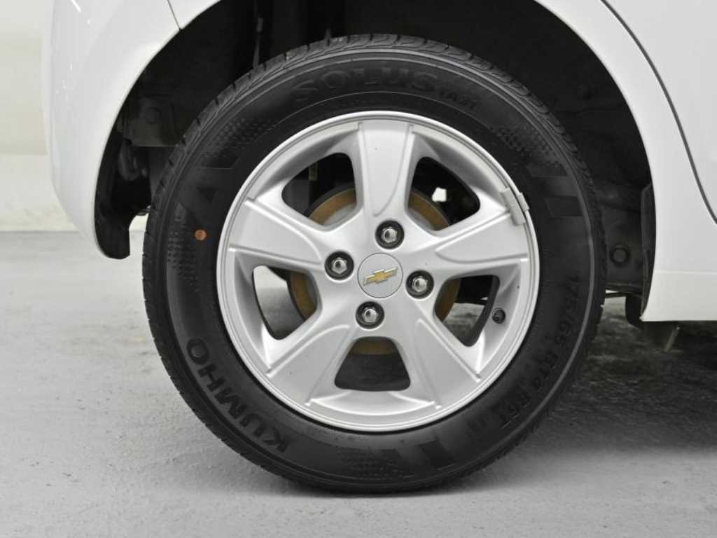 Chevrolet Spark - Vista 5