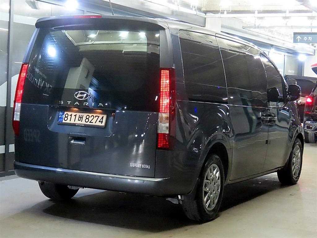 HYUNDAI Staria - Vista 4