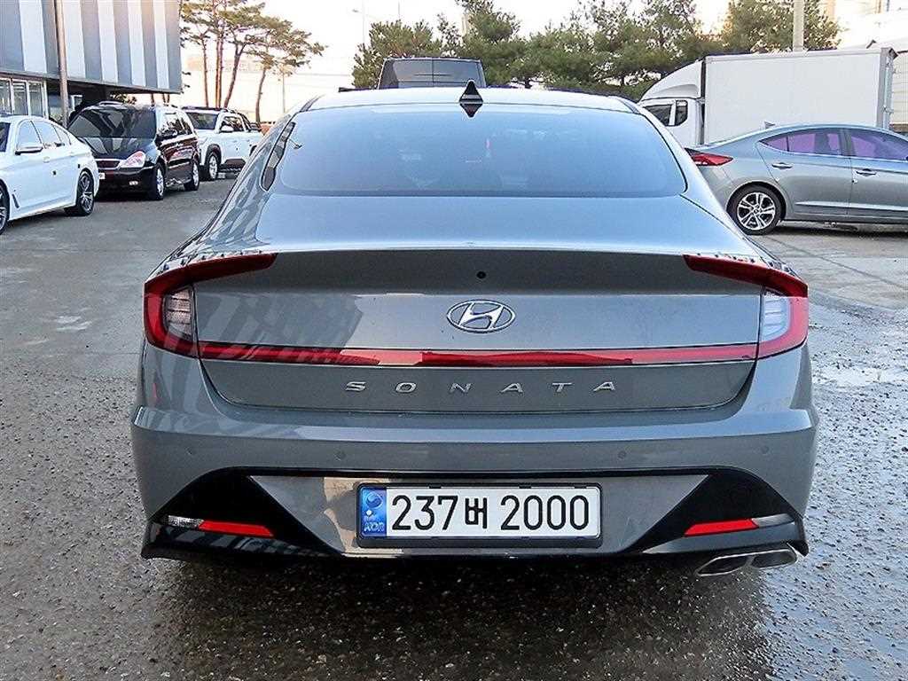 HYUNDAI Sonata - Vista 4