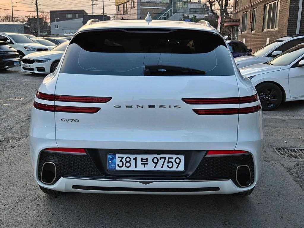 Genesis GV70 - Vista 4