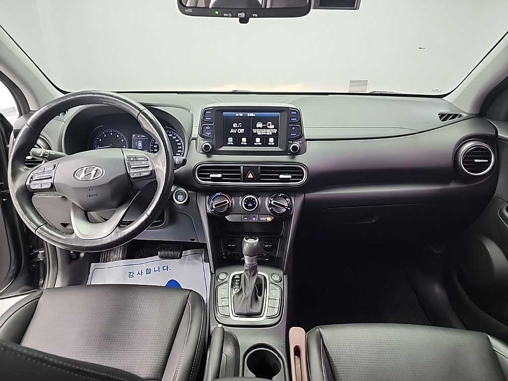 HYUNDAI Kona - Vista 7