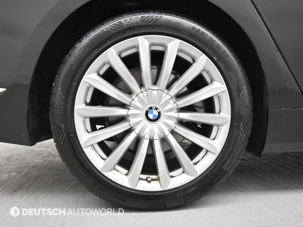 BMW 7 Series - Vista 5