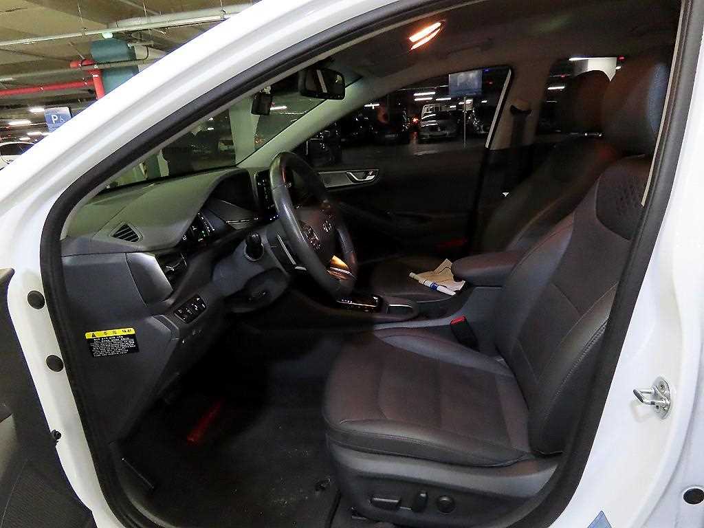 HYUNDAI Ioniq - Vista 6