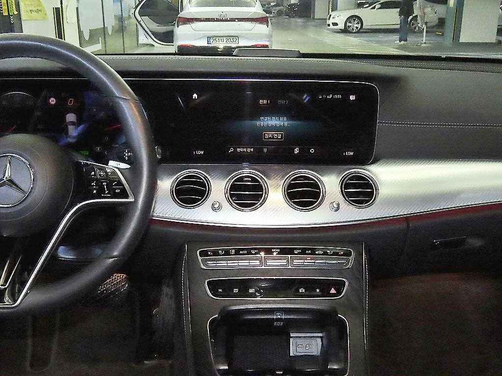 Mercedes Benz E class - Vista 11