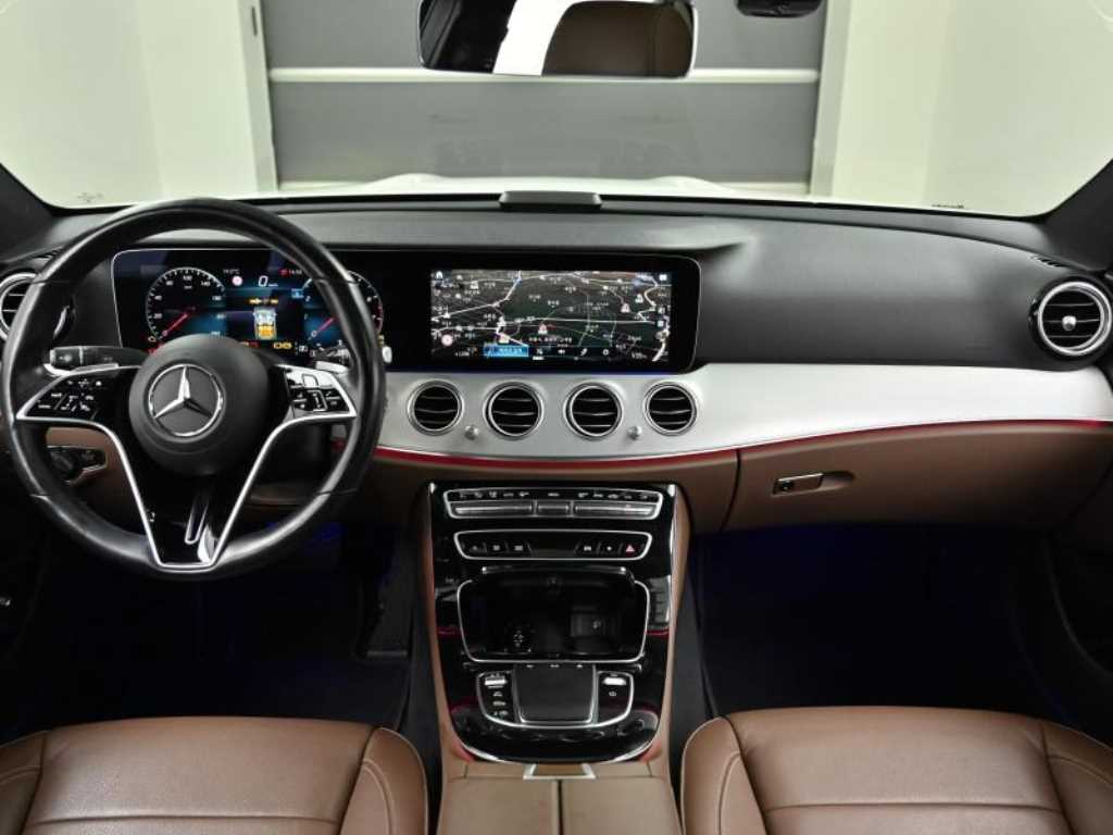 Mercedes Benz E class - Vista 7