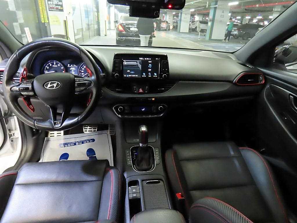 HYUNDAI i30 - Vista 10