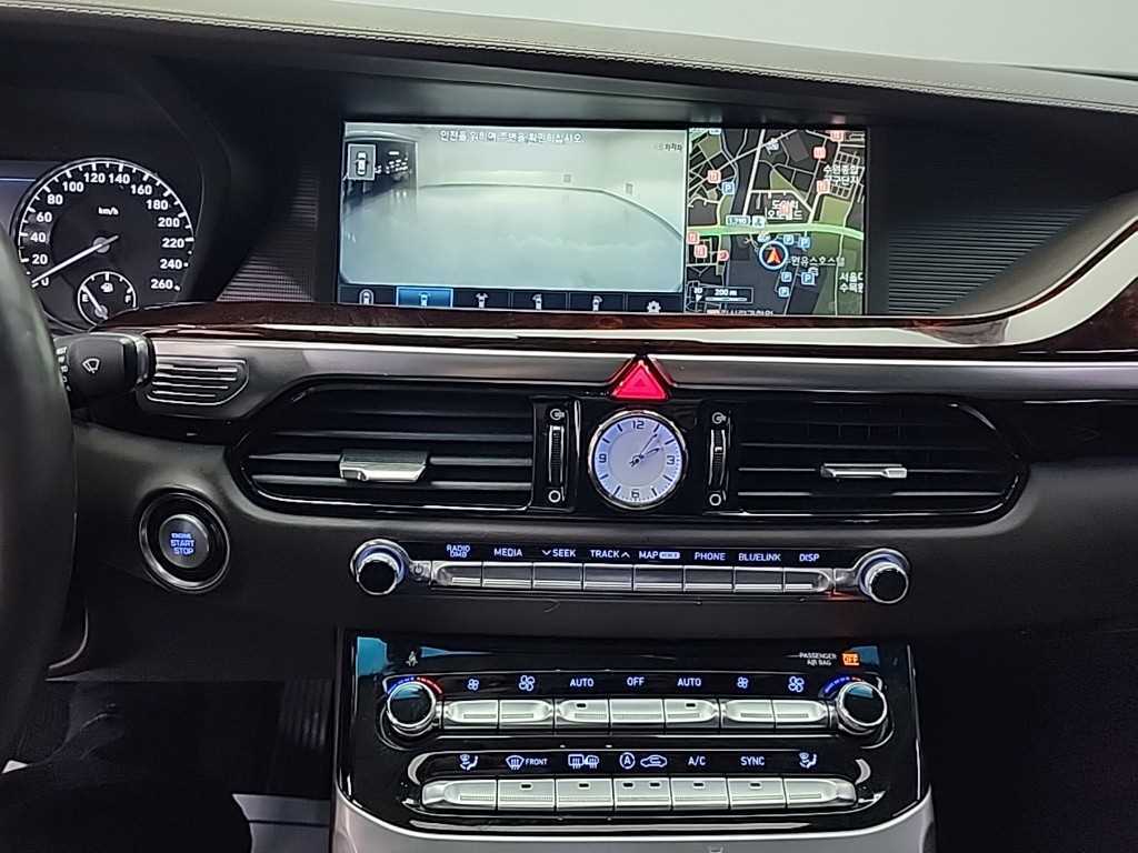 Genesis EQ900 - Vista 10