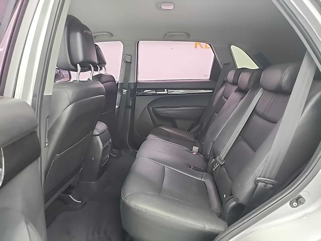 KIA Sorento - Vista 12
