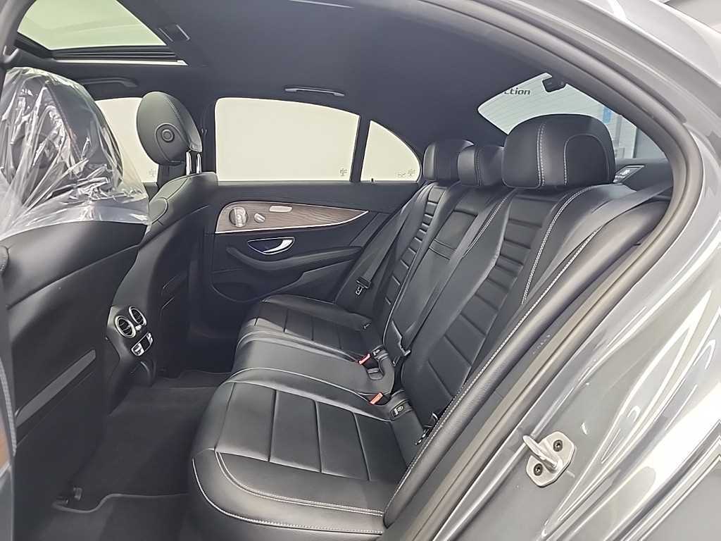 Mercedes Benz E class - Vista 12