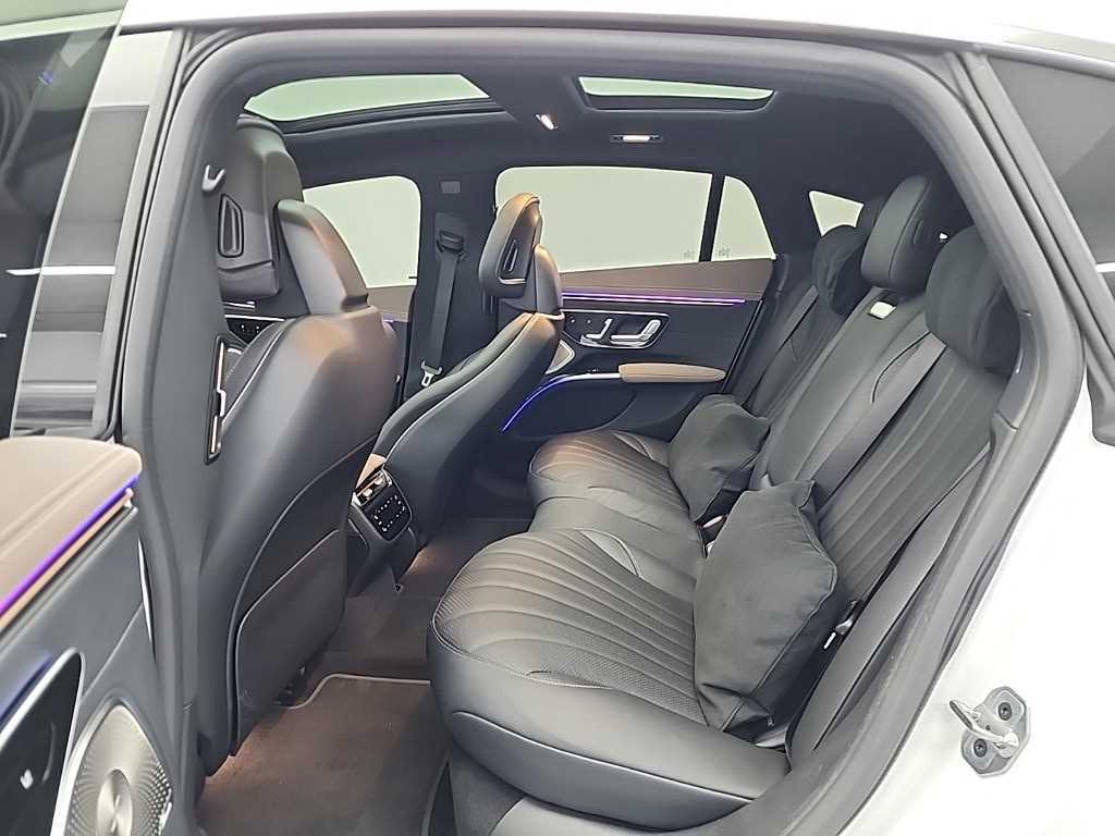 Mercedes Benz EQS - Vista 12