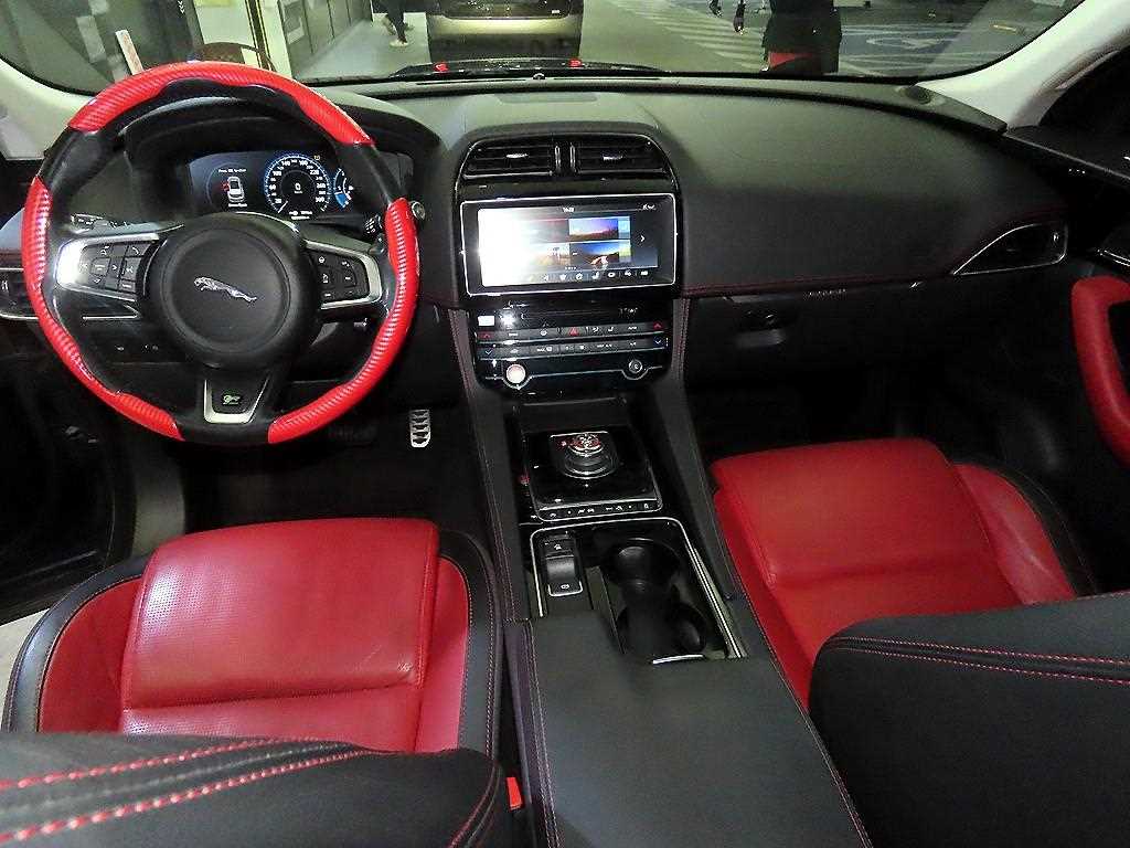 Jaguar F-PACE - Vista 10