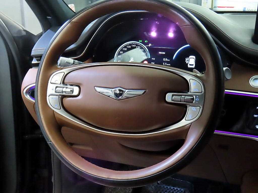 Genesis GV70 - Vista 8