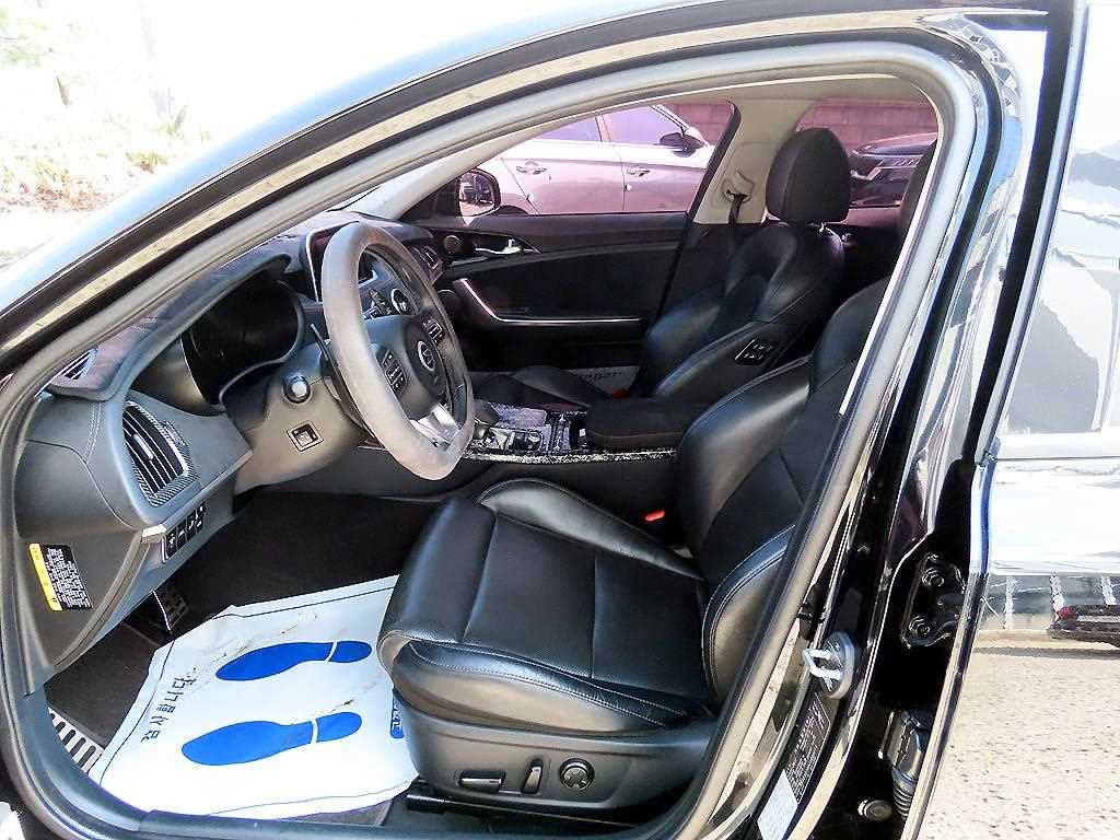 KIA Stinger - Vista 5