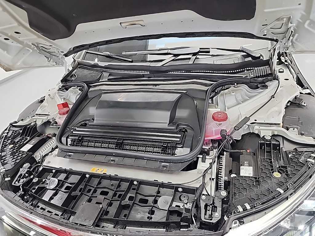 Mercedes Benz EQS - Vista 5