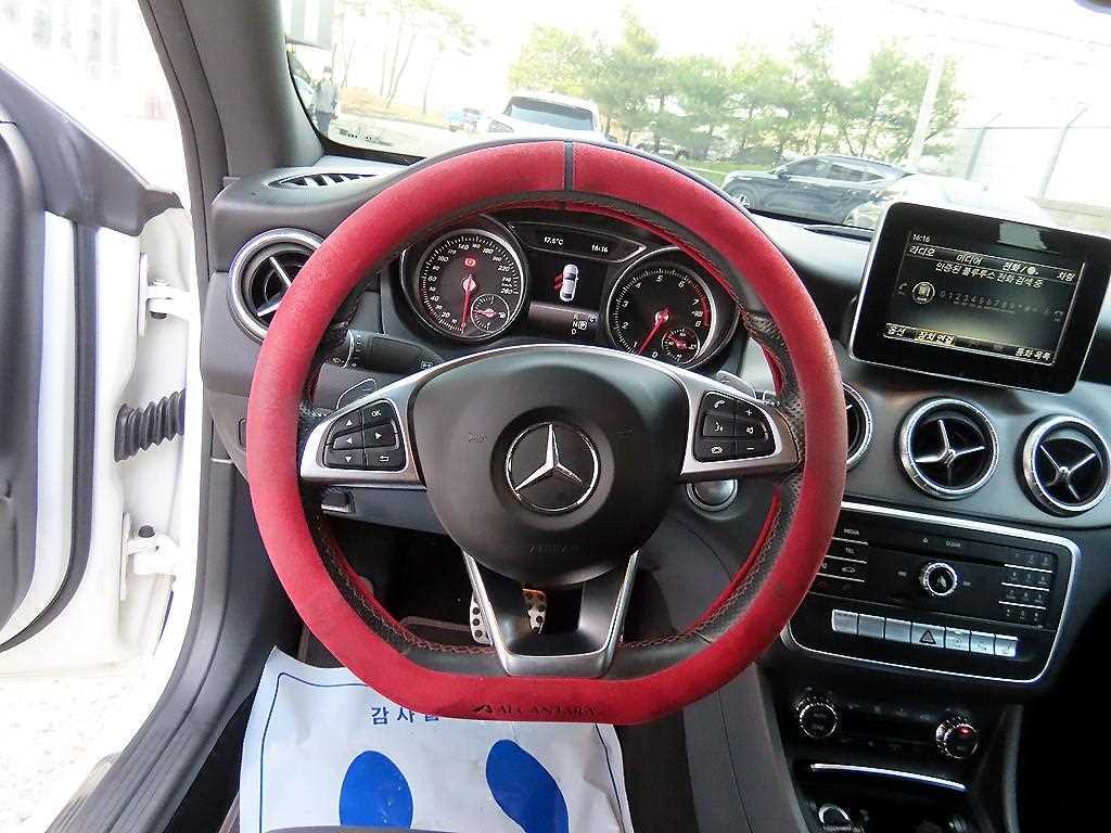 Mercedes Benz CLA Class - Vista 8