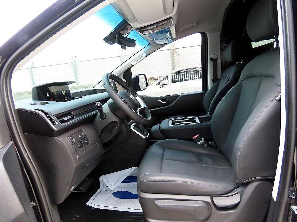 HYUNDAI Staria - Vista 5