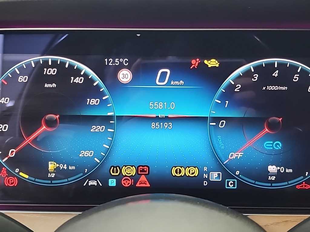 Mercedes Benz E class - Vista 6