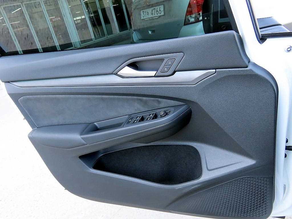 Volkswagen Golf - Vista 12