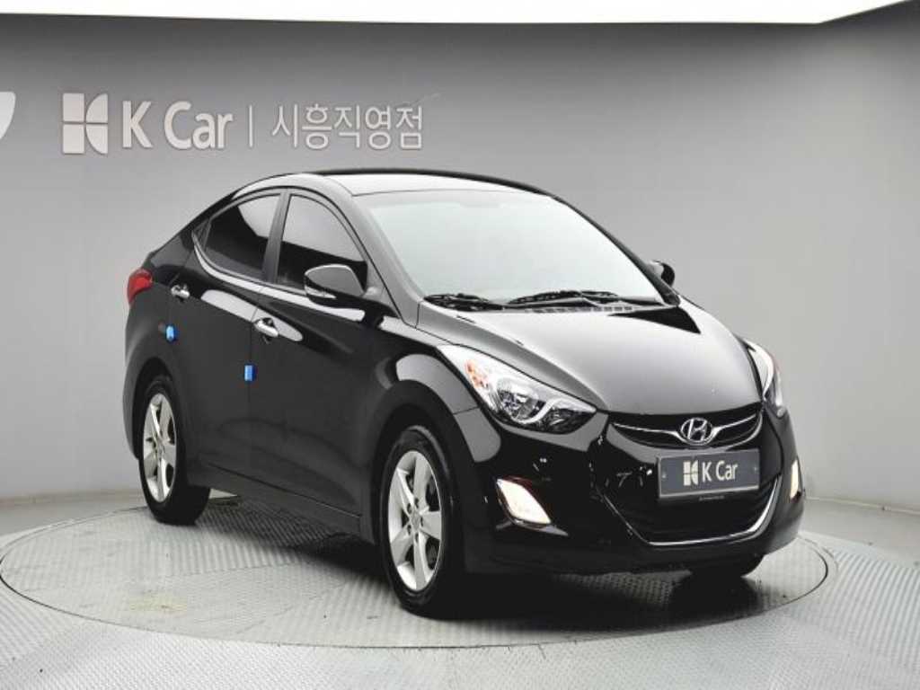 HYUNDAI Avante - Vista 2