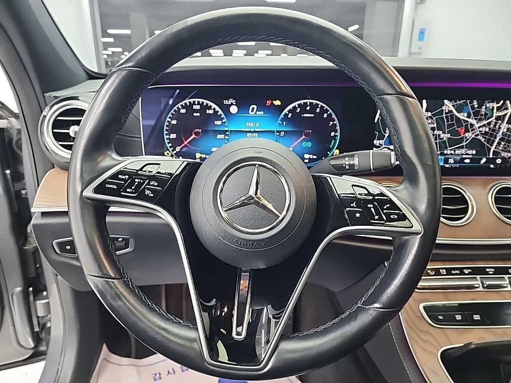 Mercedes Benz E class - Vista 9