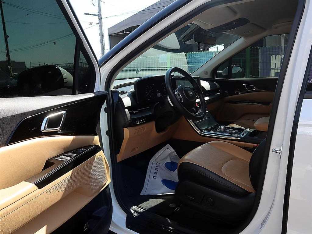 KIA Carnival - Vista 6