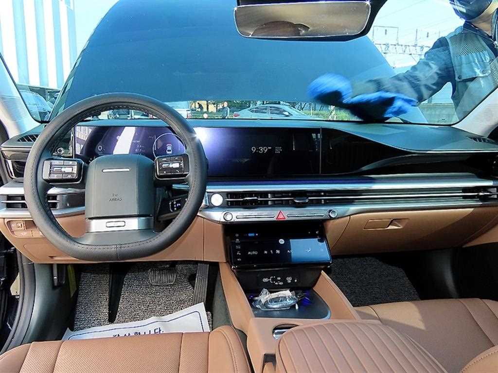 HYUNDAI Grandeur - Vista 7