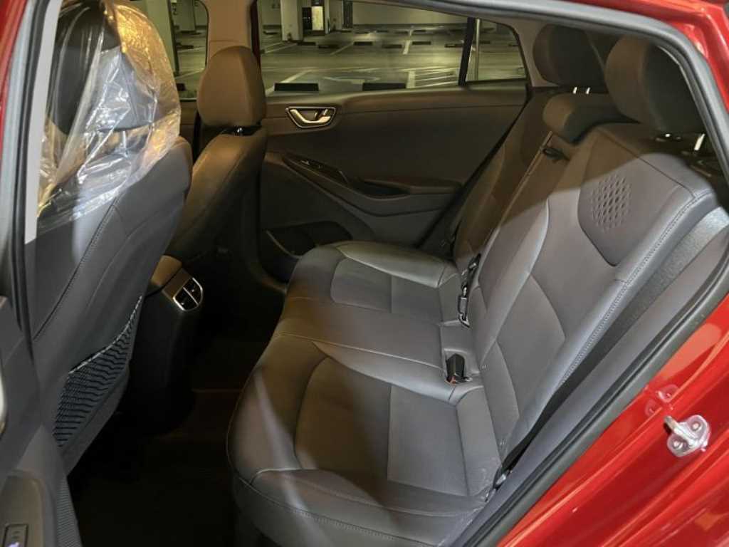 HYUNDAI Ioniq - Vista 5