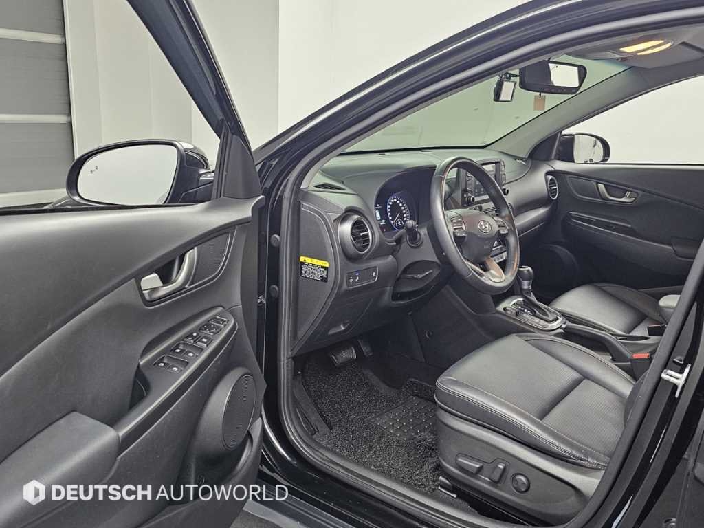 HYUNDAI Kona - Vista 11