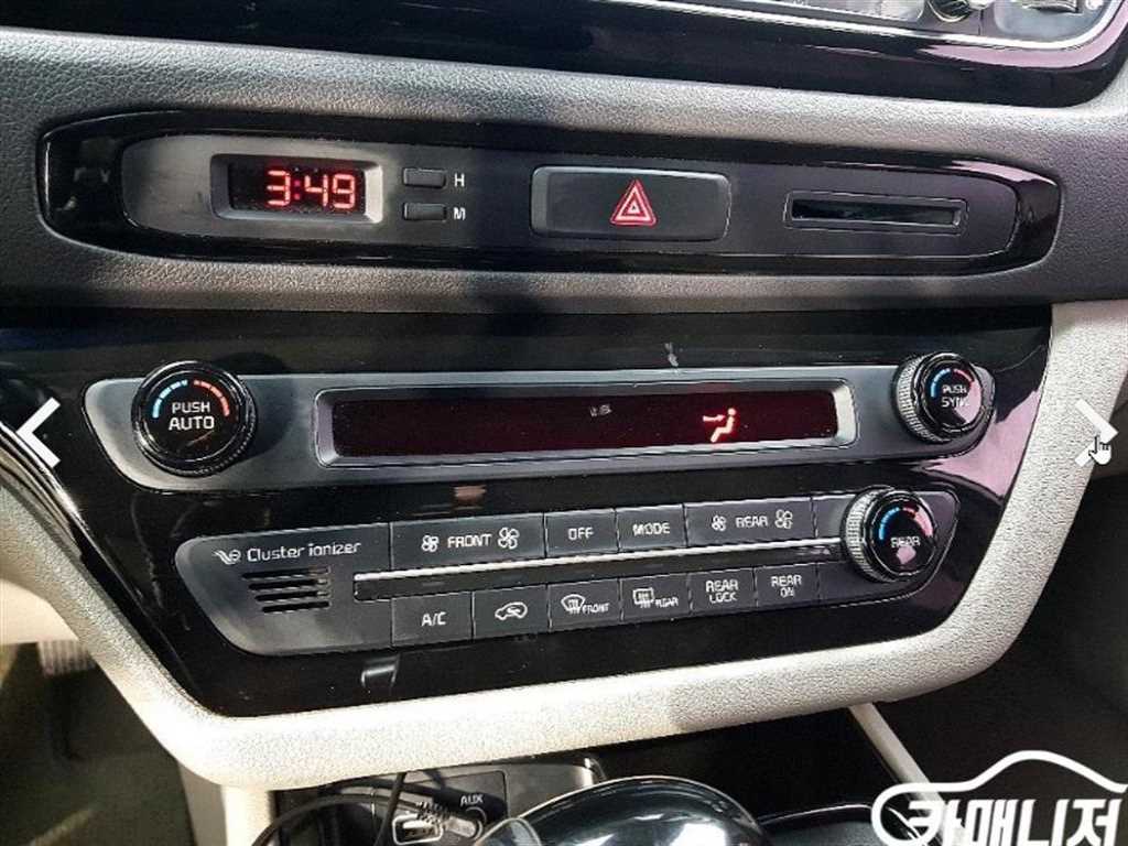 KIA Carnival - Vista 11