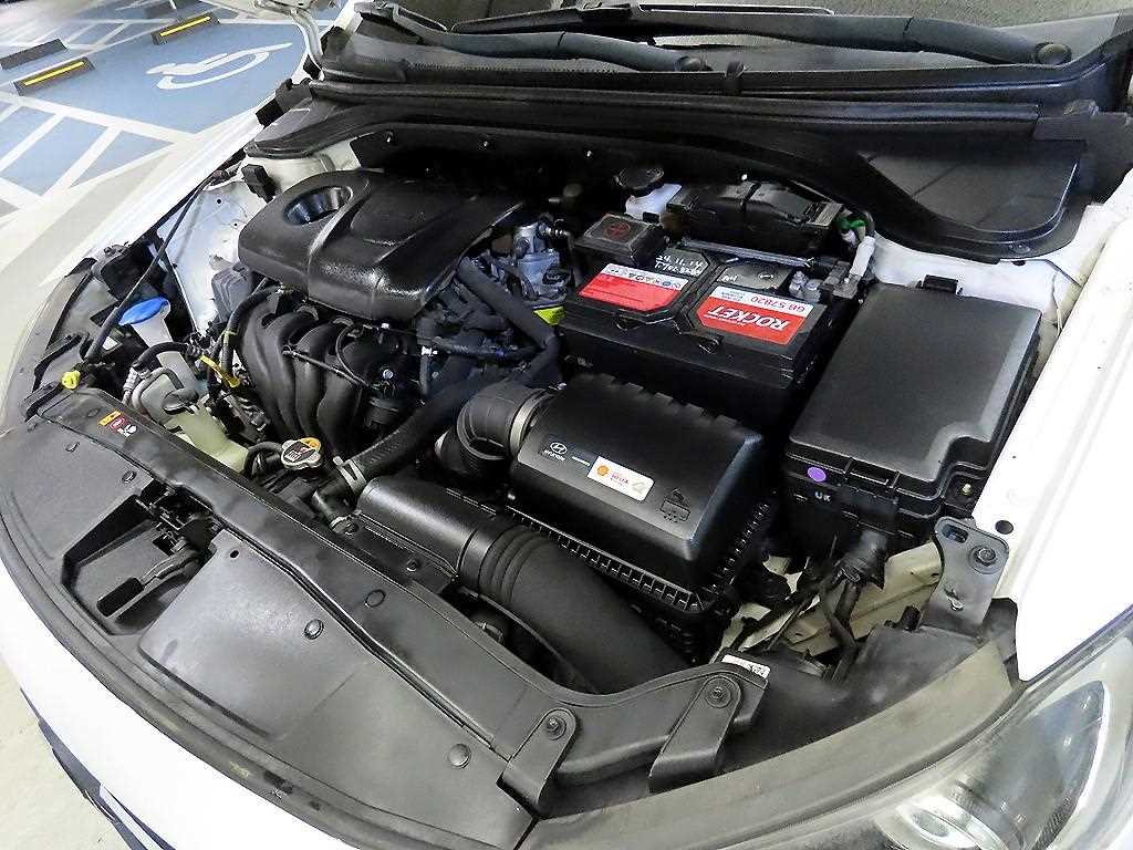 HYUNDAI Avante 2018 Blanco - Importación desde Corea - HF Imports Iquique - Foto 18