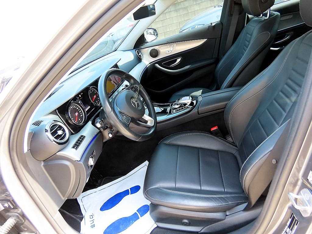 Mercedes Benz E class - Vista 5