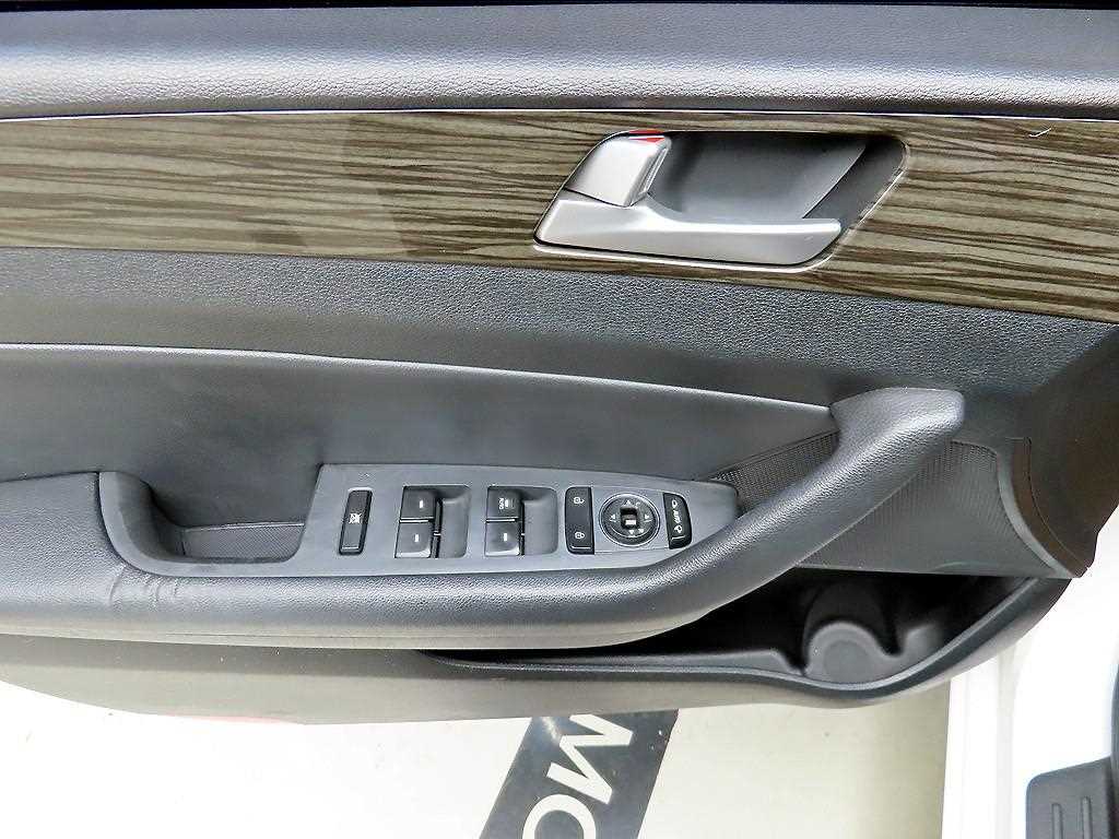 HYUNDAI Sonata - Vista 11