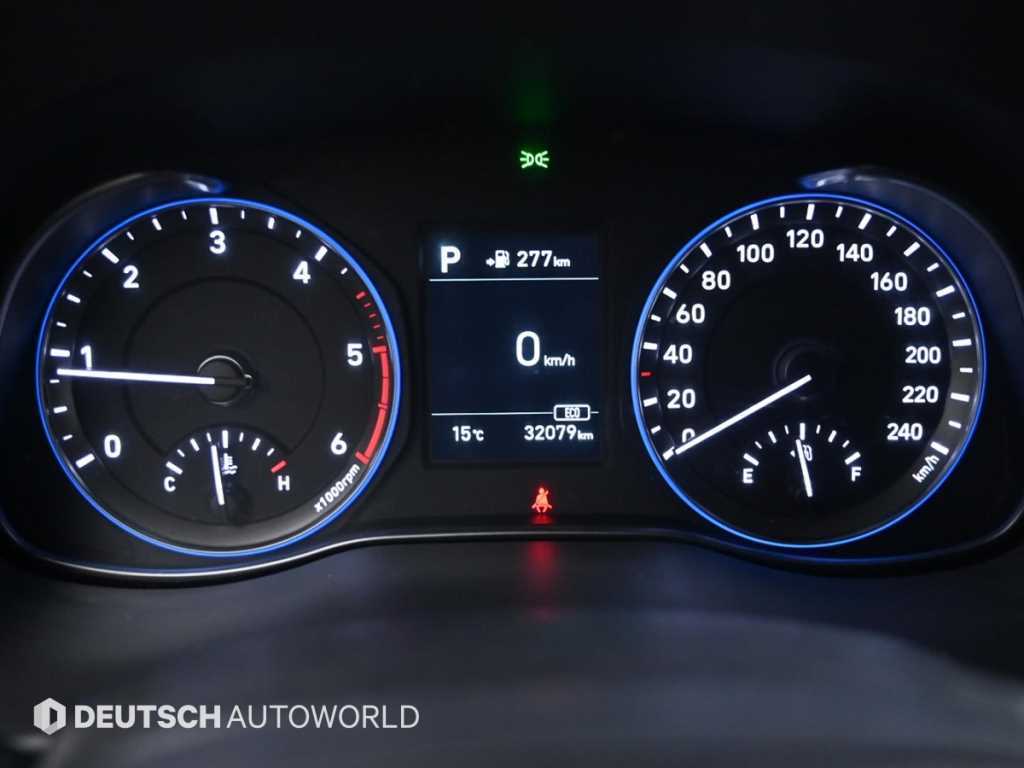 HYUNDAI Kona - Vista 8