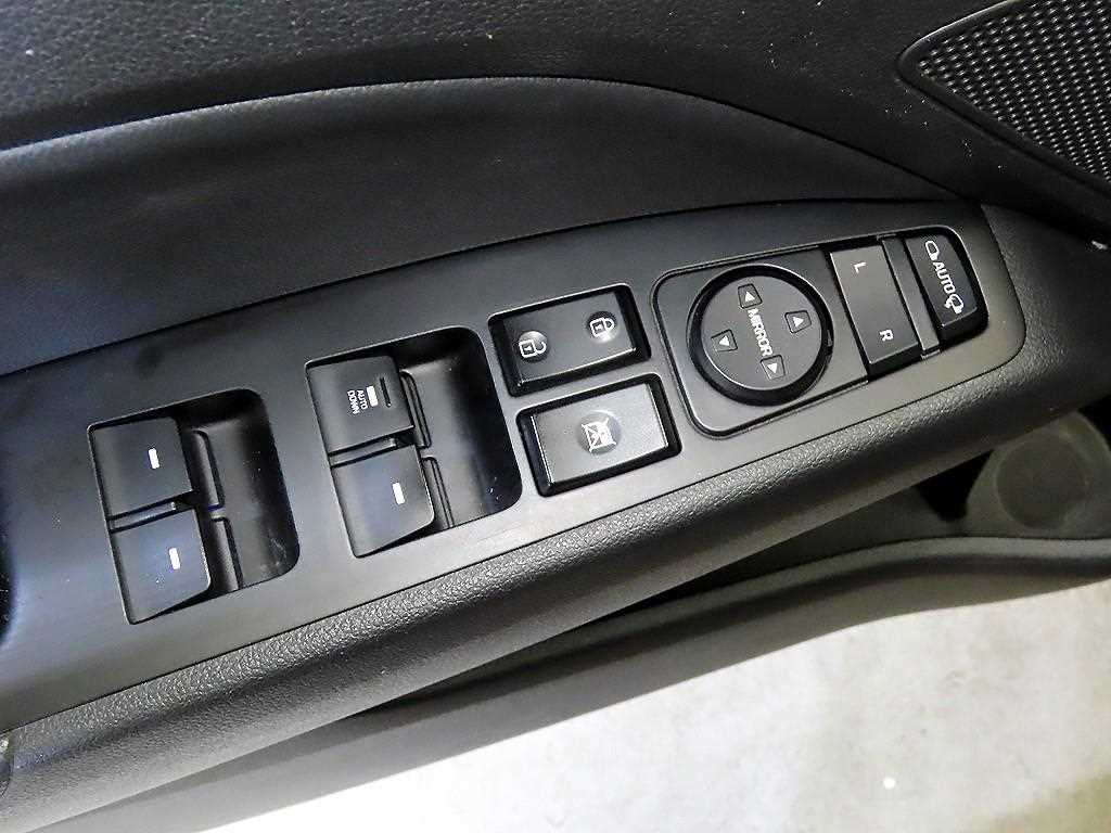 HYUNDAI Avante - Vista 10