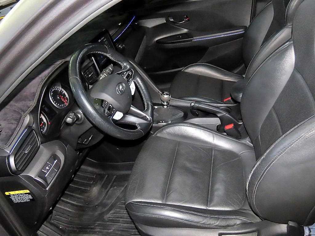 HYUNDAI Veloster - Vista 6