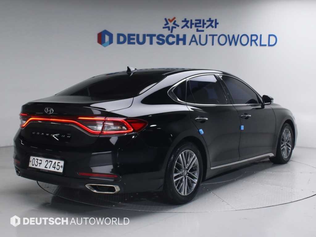 HYUNDAI Grandeur - Vista 2