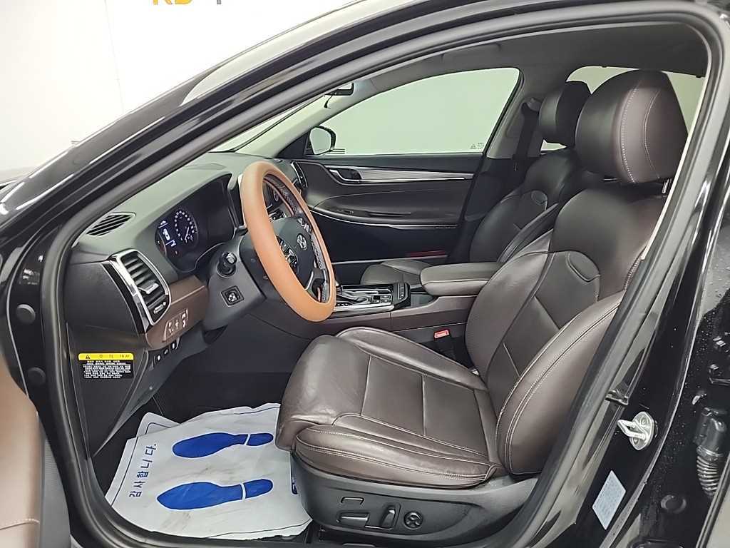 HYUNDAI Grandeur - Vista 11