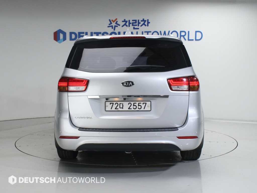 KIA Carnival - Vista 4