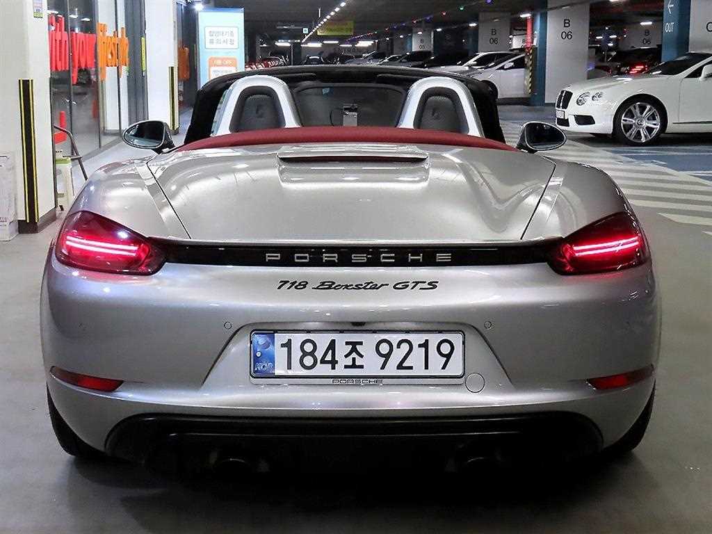 Porsche 718 - Vista 10