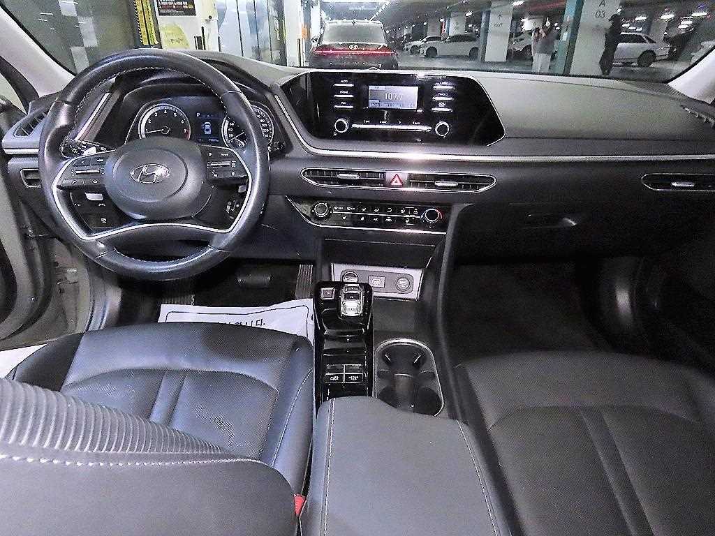 HYUNDAI Sonata - Vista 10