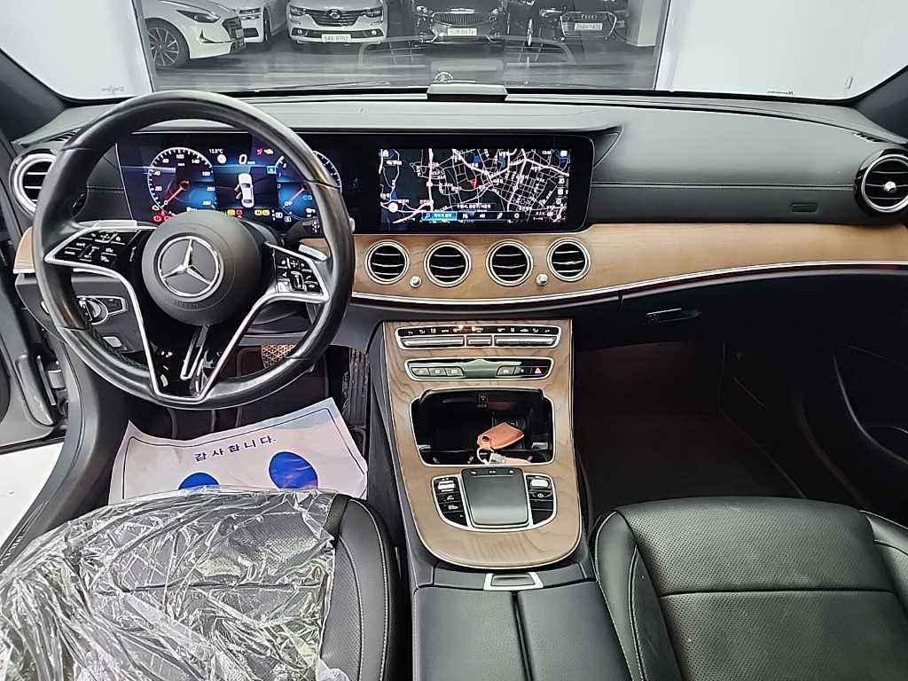 Mercedes Benz E class - Vista 7