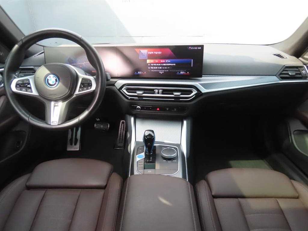 BMW i4 - Vista 8
