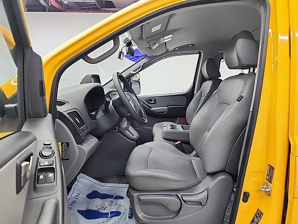 HYUNDAI Starex - Vista 11