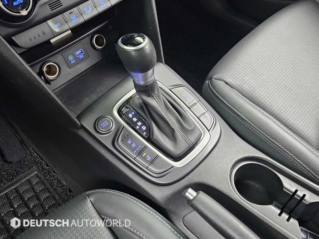 HYUNDAI Kona - Vista 9