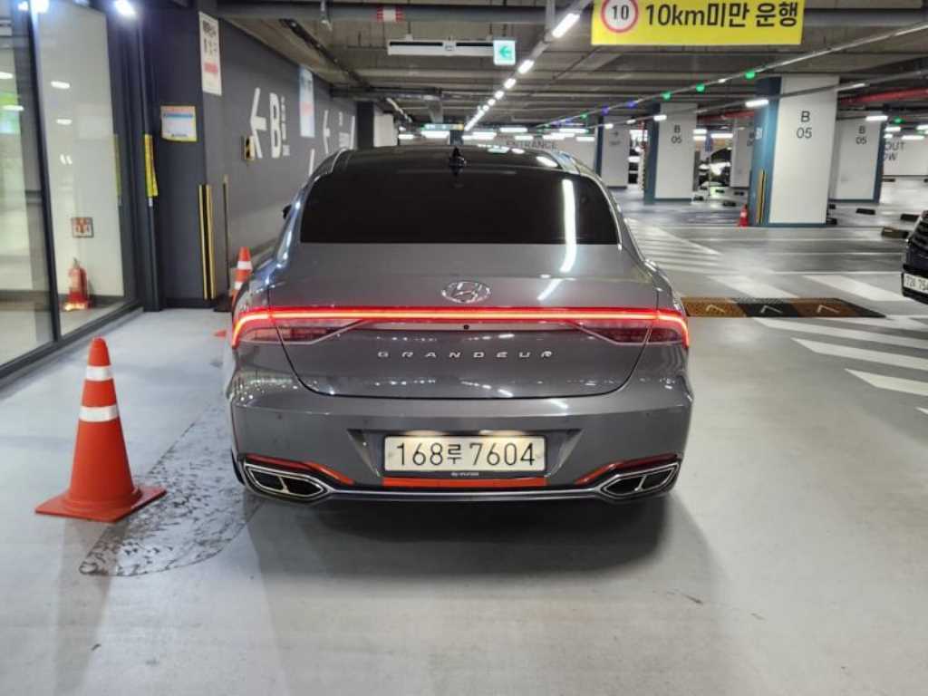 HYUNDAI Grandeur - Vista 5