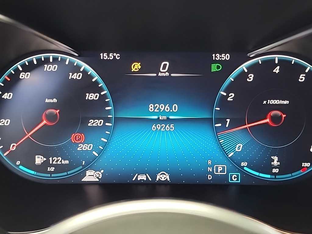 Mercedes Benz GLC Class - Vista 6