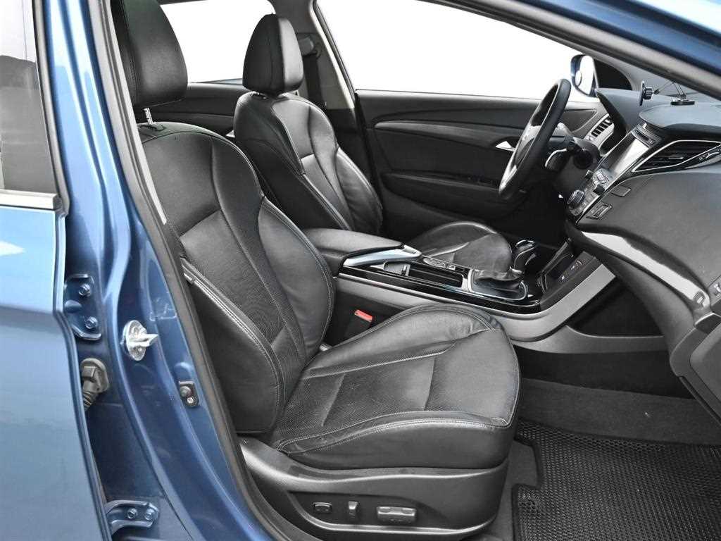 HYUNDAI i40 - Vista 10