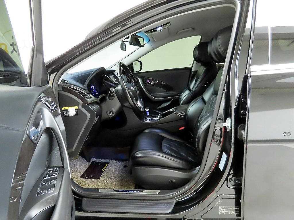 HYUNDAI Grandeur 2015 Negro - Importación desde Corea - HF Imports Iquique - Foto 13