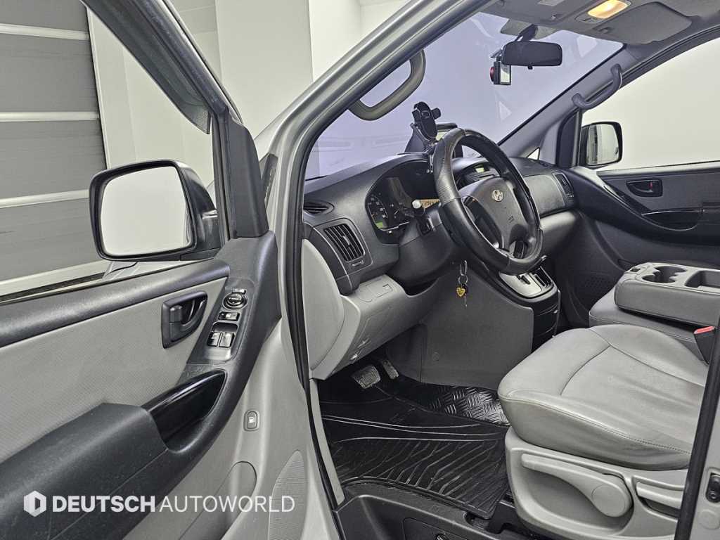 HYUNDAI Starex - Vista 11